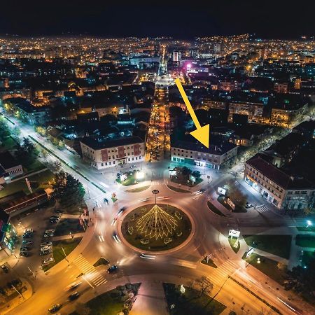 Center Deluxe Studio Apartment Nikšić Bagian luar foto