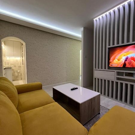 Center Deluxe Studio Apartment Nikšić Bagian luar foto
