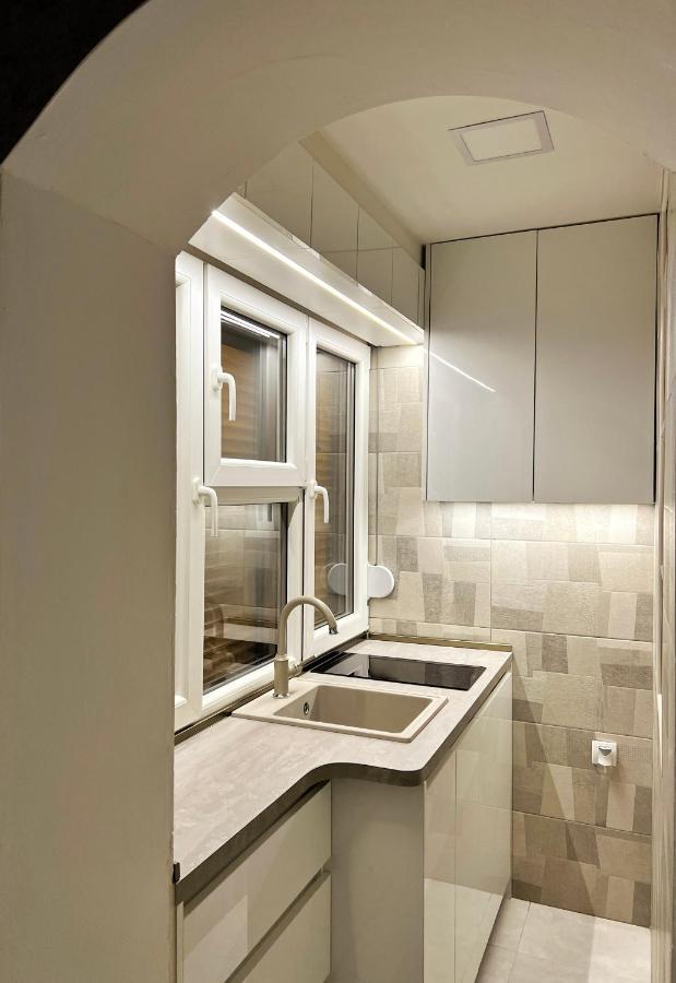 Center Deluxe Studio Apartment Nikšić Bagian luar foto