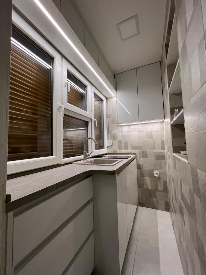 Center Deluxe Studio Apartment Nikšić Bagian luar foto